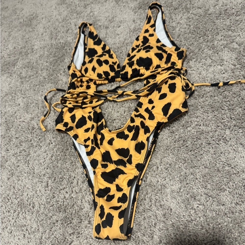2 New Brazilian 1 Piece Swimsuit Black/yellow or White Cheetah Deep V Size S M L - Picture 7 of 8